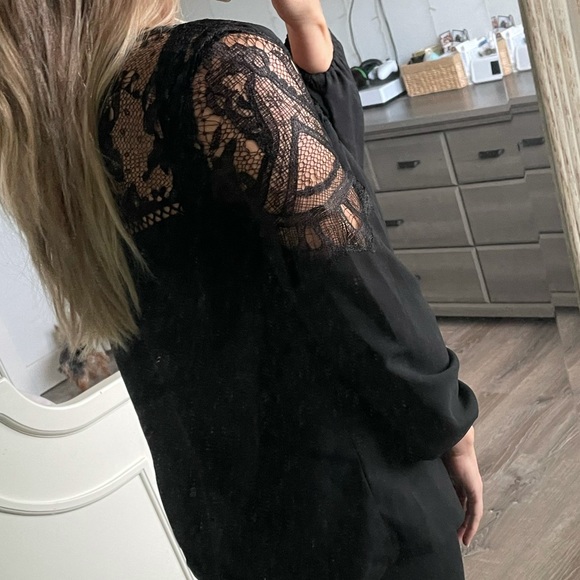 BB DAKOTA | Lace Yoke Keyhole Smocked Blouse - Picture 3 of 9